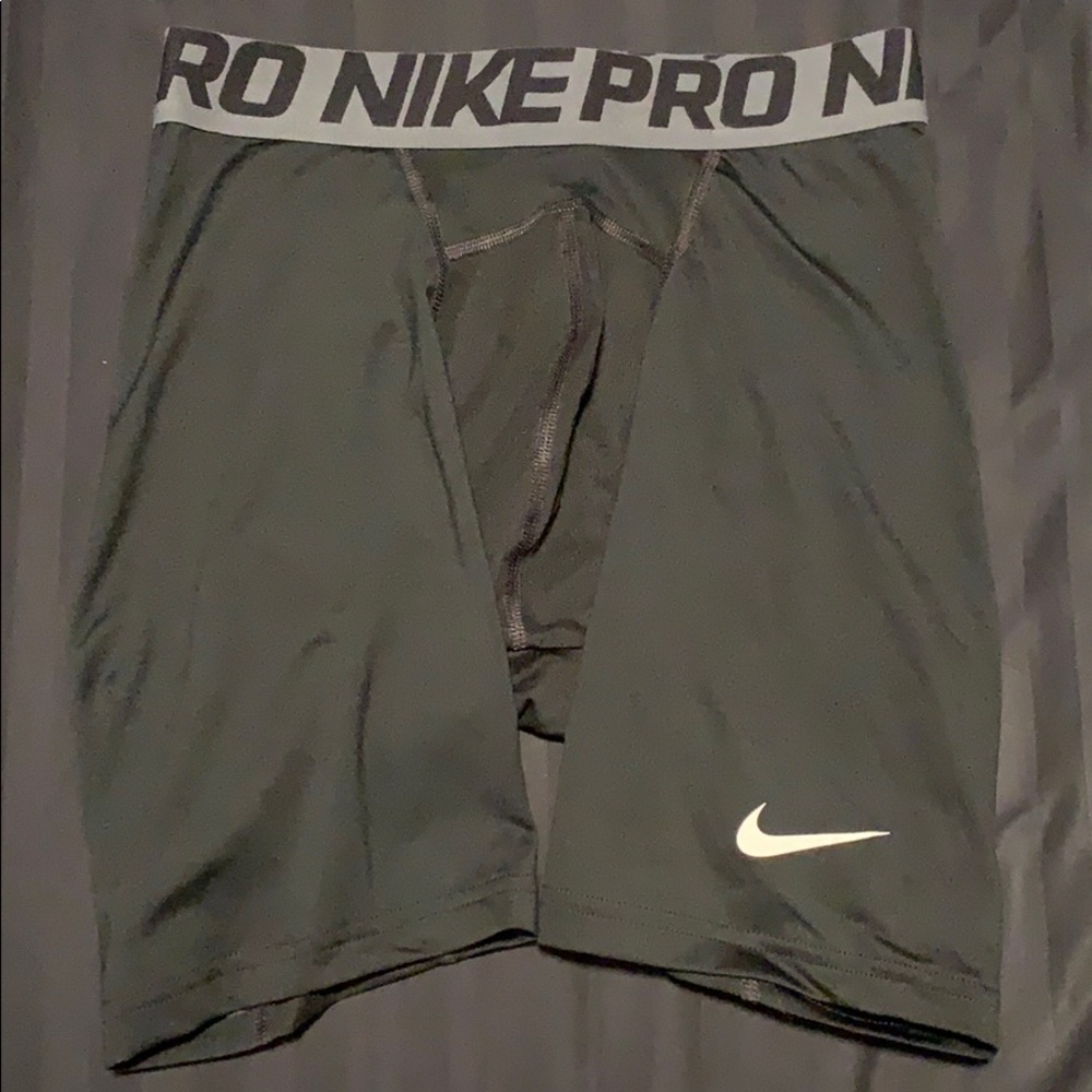 Men’s Nike compression shorts